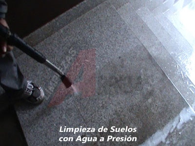 Limpieza de Suelos con Agua a Presión en Madrid